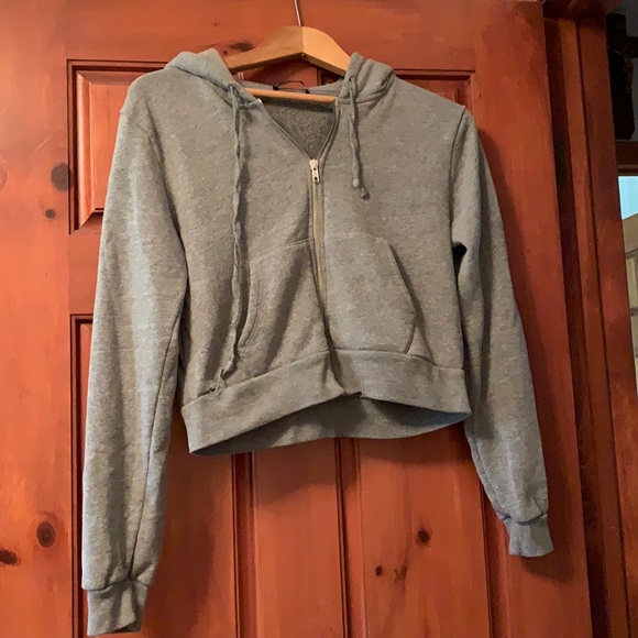 Brandy Melville Sweaters - Brandy Melville crop zip up. perfect condition